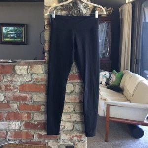 Lululemon wonder under tights  size 6